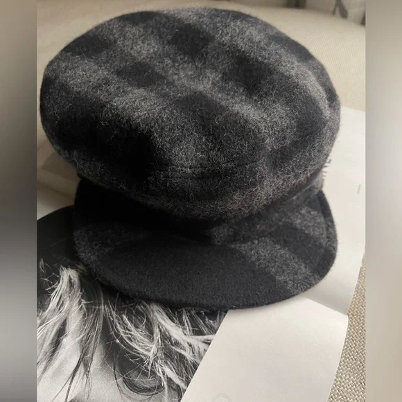 Burberry Edith Check Super Exploded Needle Peak Black/Gray Wool